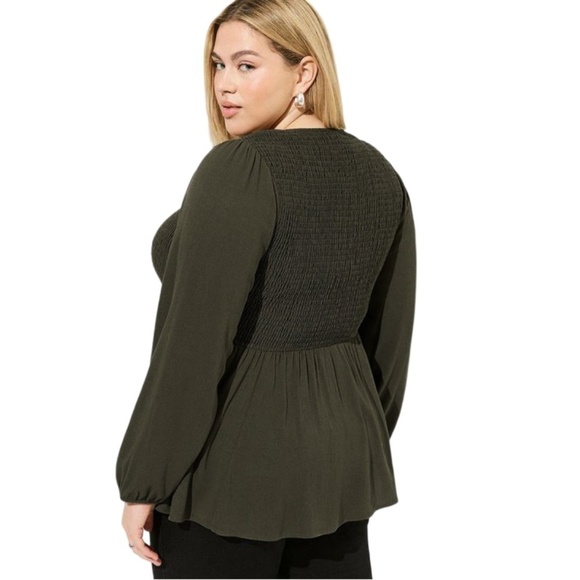 Torrid Fluttery Top Blouse Rayon Long Sleeve Shirred Smocked Empire Bust Waist - Picture 6 of 14